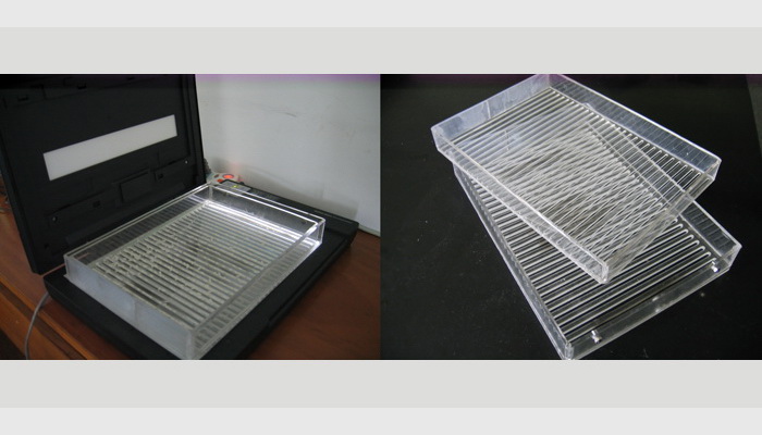 SC-E大米外觀(guān)品質(zhì)檢測(cè)儀，稻米品質(zhì)分析儀，米質(zhì)判定儀，大米外觀(guān)品質(zhì)分析儀。自動(dòng)檢測(cè)評(píng)價(jià)各類(lèi)大米（秈米、粳米、糯米、絲苗米，特種米、有機(jī)米、黑米等）。能自動(dòng)分析出大米的：粒形（直徑、長(zhǎng)度、寬度、長(zhǎng)寬比、面積）、整精米數(shù)量、整精米率、透明度、碾精、堊白率、堊白度、千粒重、碎米率、黃粒米、病斑或黃變率、霉變率、不完善率（未成熟粒、雜質(zhì)），以及糯米的陰米率等。與國(guó)標(biāo)GB/T1350稻谷、GB/T17891優(yōu)質(zhì)稻谷或GB1354大米、農(nóng)業(yè)部新標(biāo)大米NY/T2334-2013、大米粒型分類(lèi)判定LS/T6116-2016、糧食行業(yè)標(biāo)準(zhǔn) 大米LS/T 3247—2017相對(duì)應(yīng)，能檢測(cè)各項(xiàng)指標(biāo)的重量比和粒數(shù)比。廣泛適用于大米質(zhì)量監(jiān)管檢測(cè)的相關(guān)部門(mén)，提高工作效率。